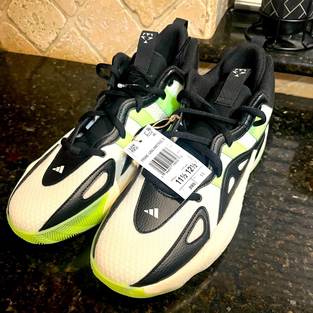 Adidas Trae Young Unlimited 2 sz 11.5